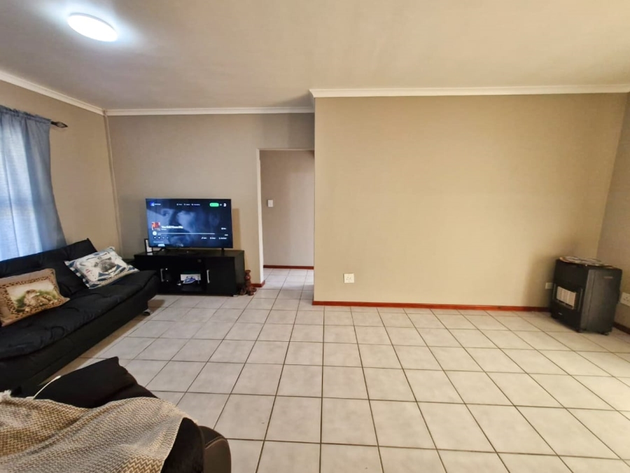 2 Bedroom Property for Sale in Protea Village Western Cape